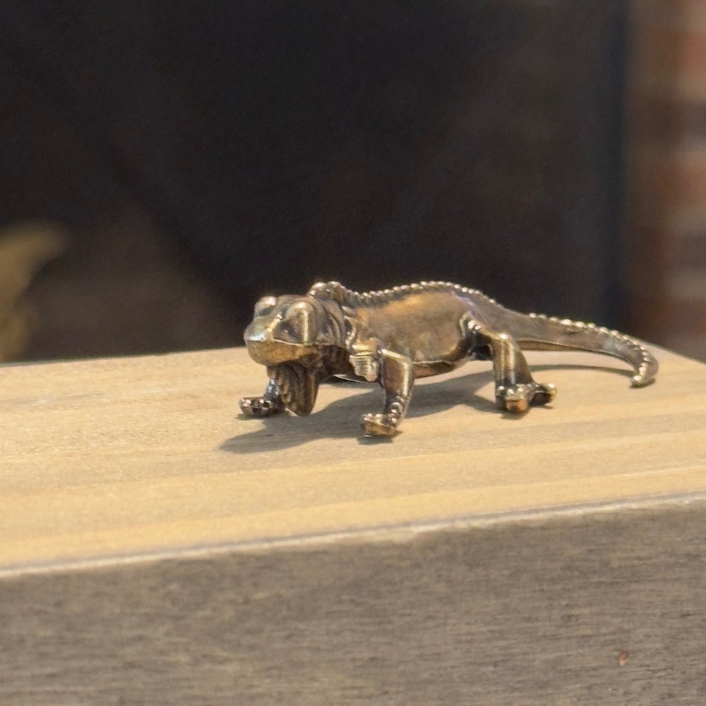 BG1-Brass Metal Iguana Figurine Gold Lizard Miniature Vintage Style Reptile